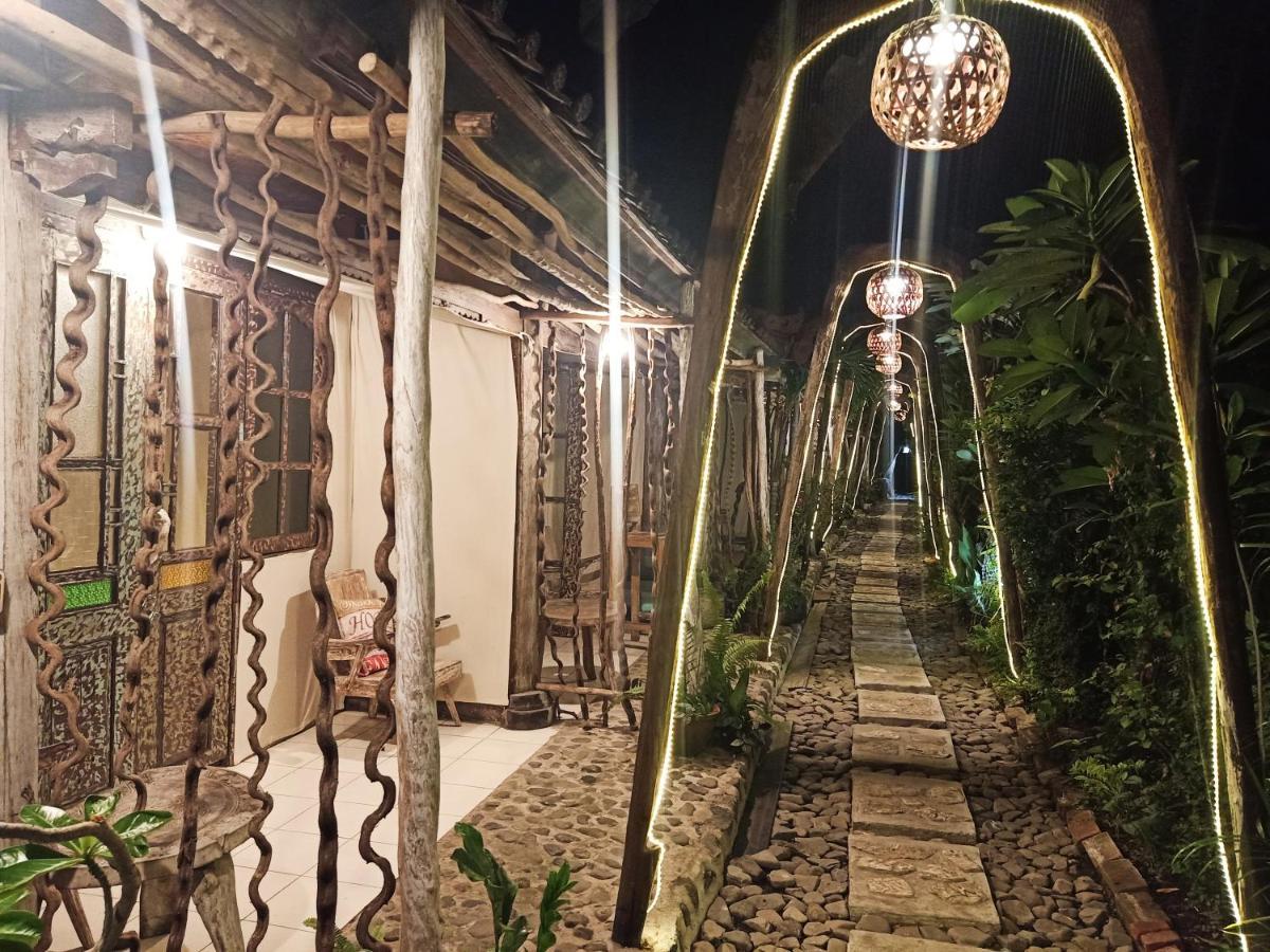 ฟังกี้เพลซ Hostel โลวินา ภายนอก รูปภาพ