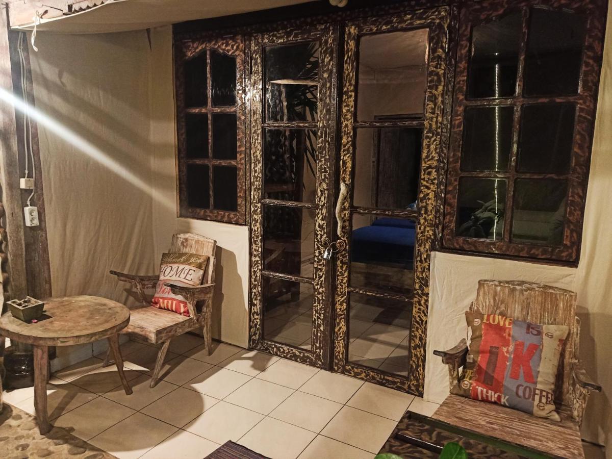 ฟังกี้เพลซ Hostel โลวินา ภายนอก รูปภาพ