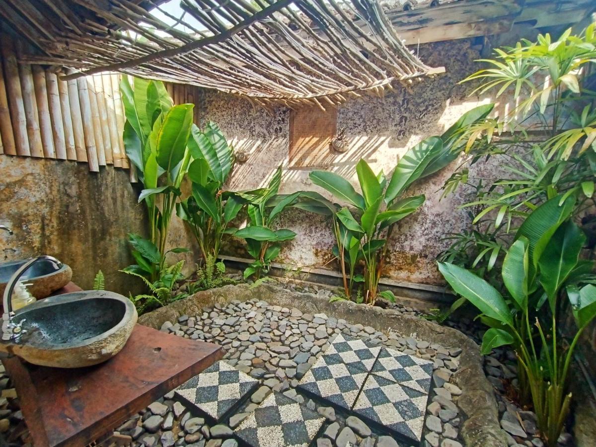 ฟังกี้เพลซ Hostel โลวินา ภายนอก รูปภาพ