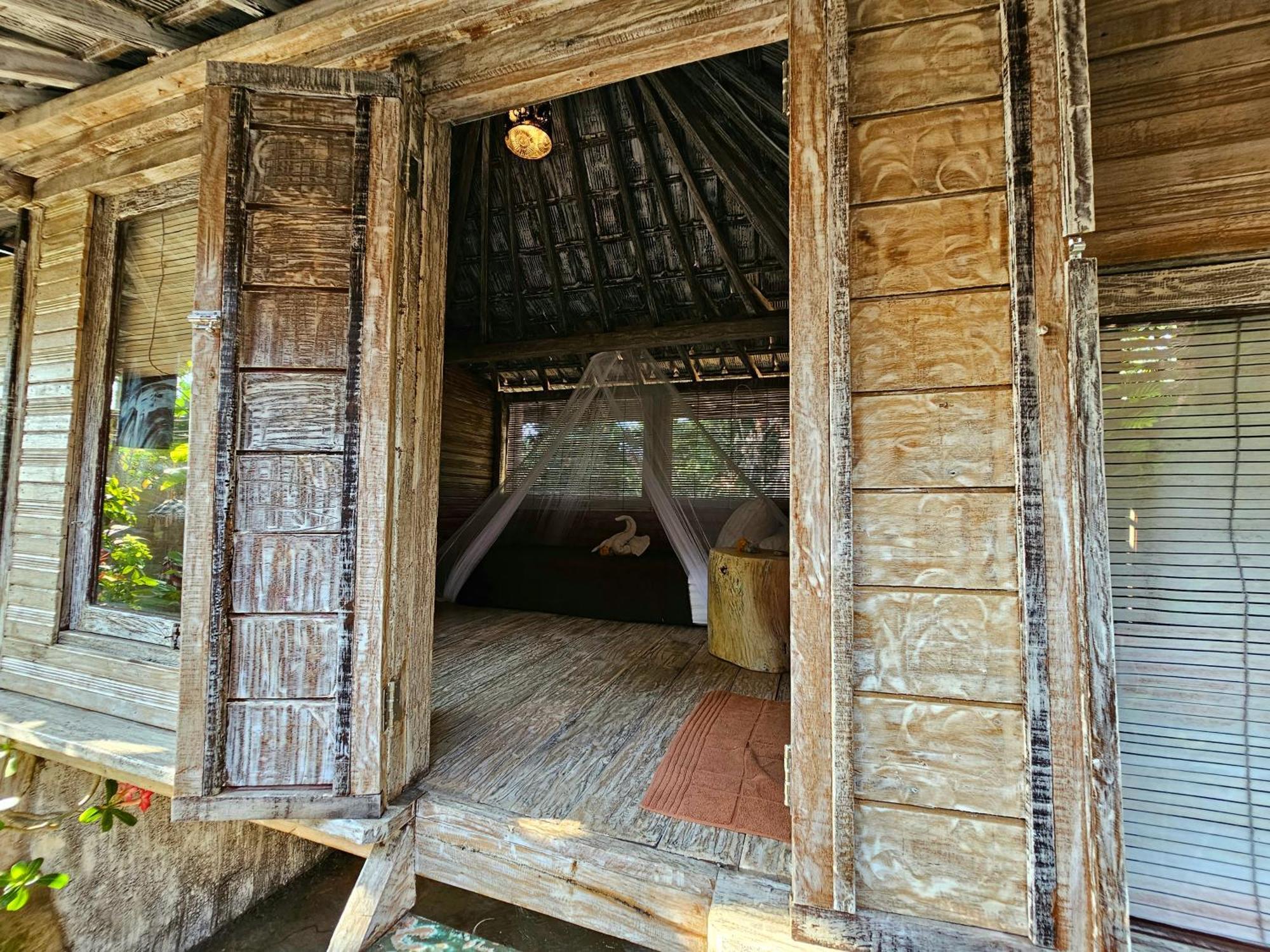 ฟังกี้เพลซ Hostel โลวินา ภายนอก รูปภาพ