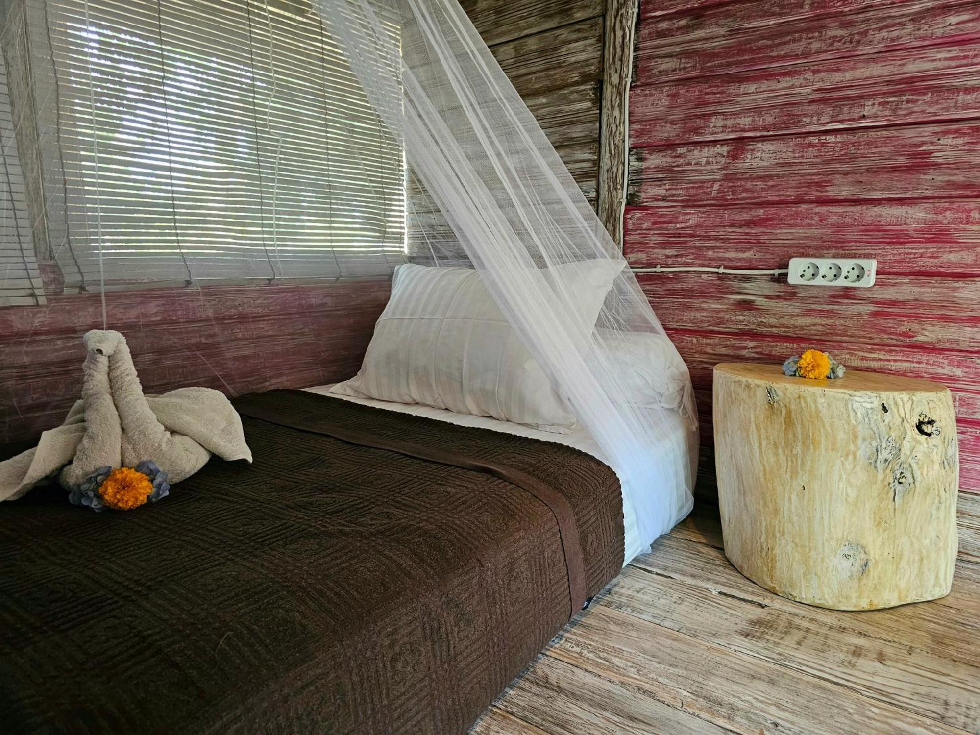 ฟังกี้เพลซ Hostel โลวินา ภายนอก รูปภาพ