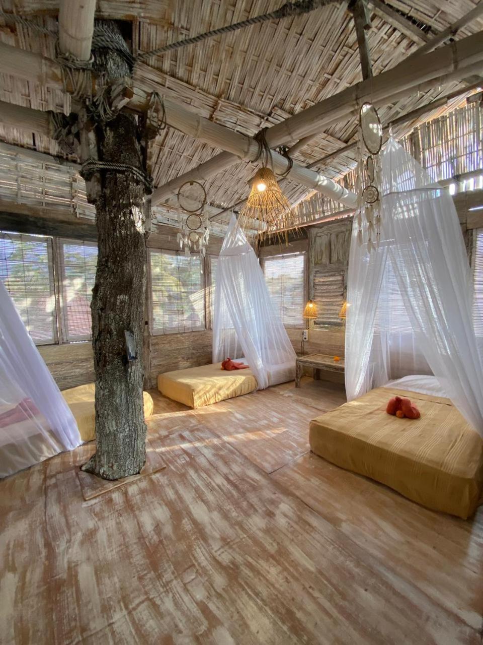 ฟังกี้เพลซ Hostel โลวินา ภายนอก รูปภาพ