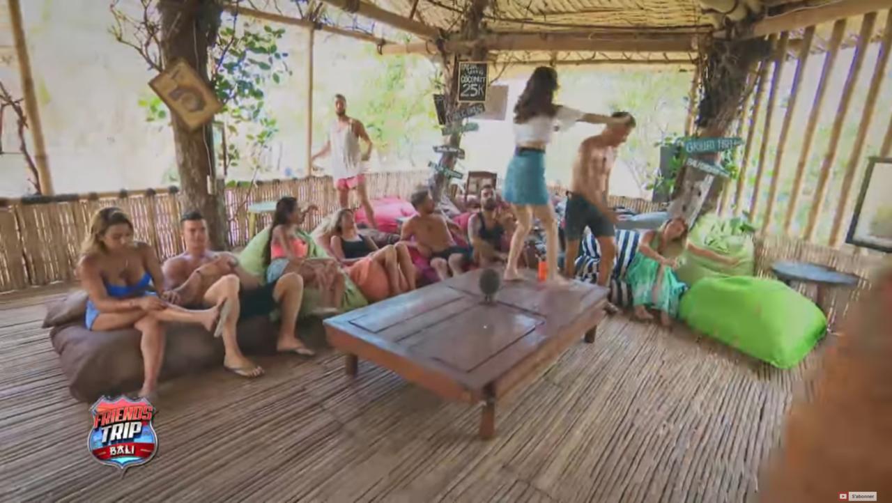 ฟังกี้เพลซ Hostel โลวินา ภายนอก รูปภาพ