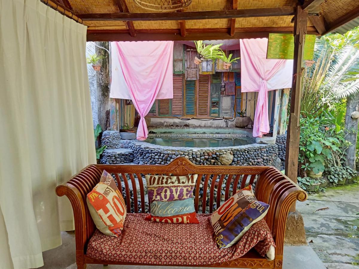 ฟังกี้เพลซ Hostel โลวินา ภายนอก รูปภาพ